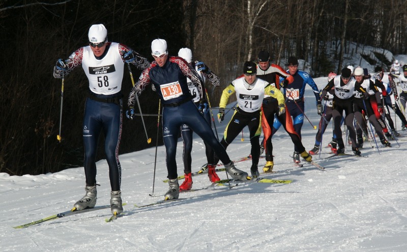 lead pack of skiers at the 2007 Keskinada Loppet