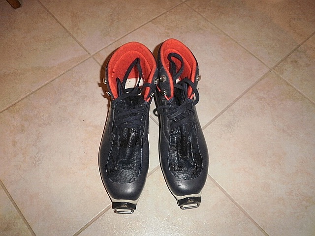 Karhu Kids Nordic Cross Country Ski Boots Size EU33 US2 SNS Old Bindings Shoes Boys Shoes Boots 